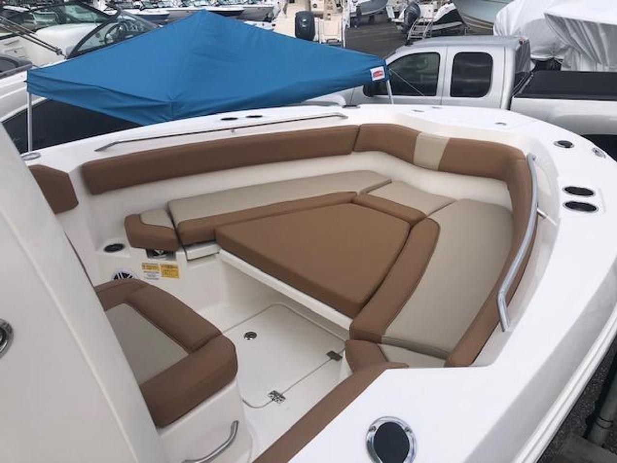 2023 NauticStar 242L Offshore