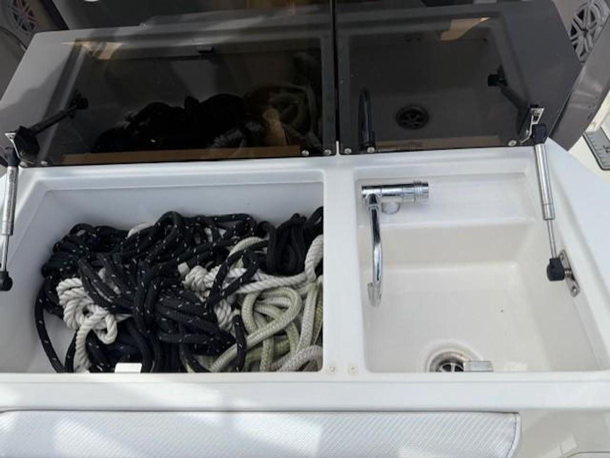 Used 2018 Wellcraft 302 Fisherman