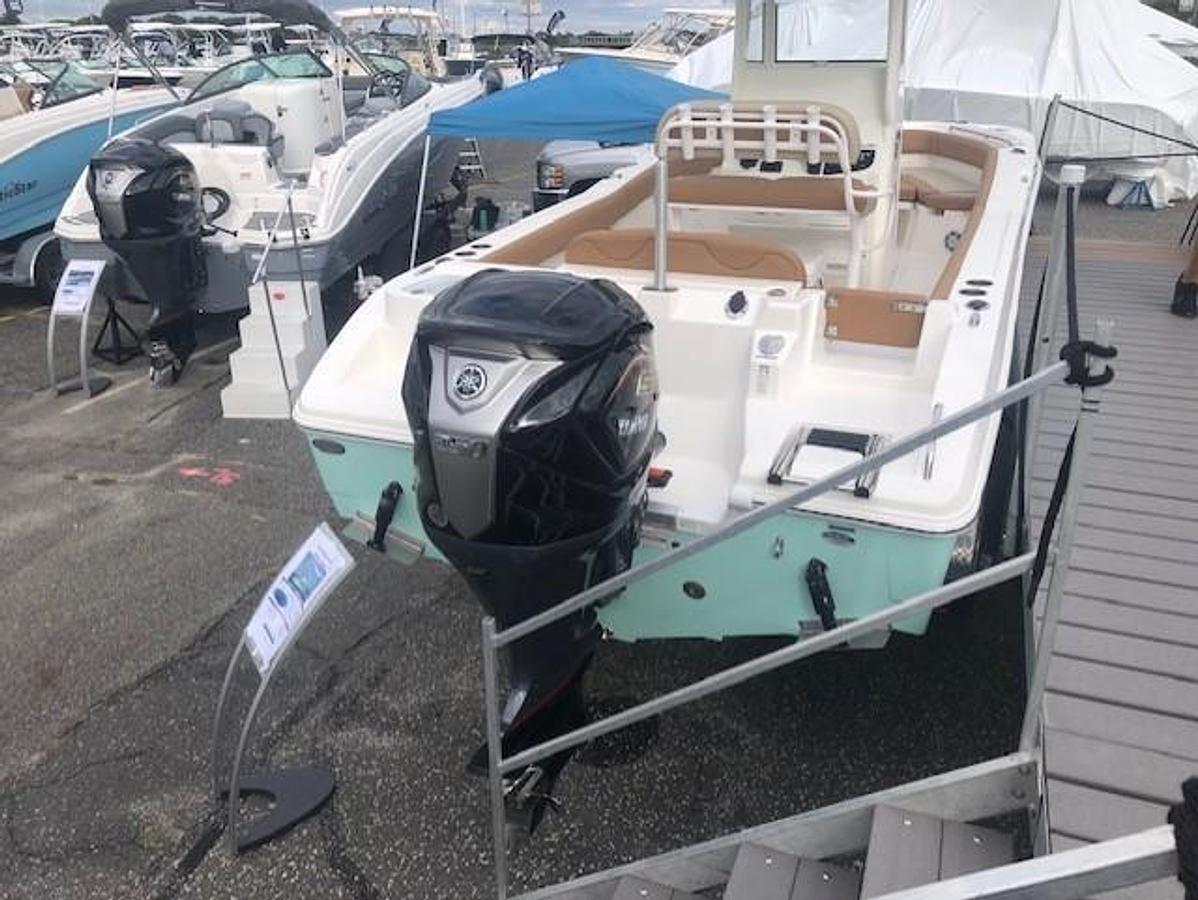 2023 NauticStar 242L Offshore