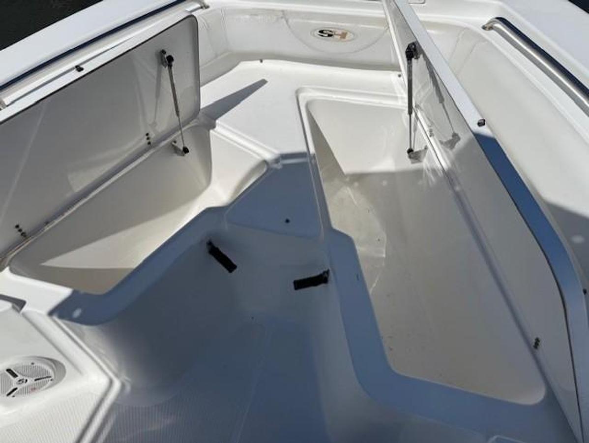 Used 2012 Sea Hunt Triton 225