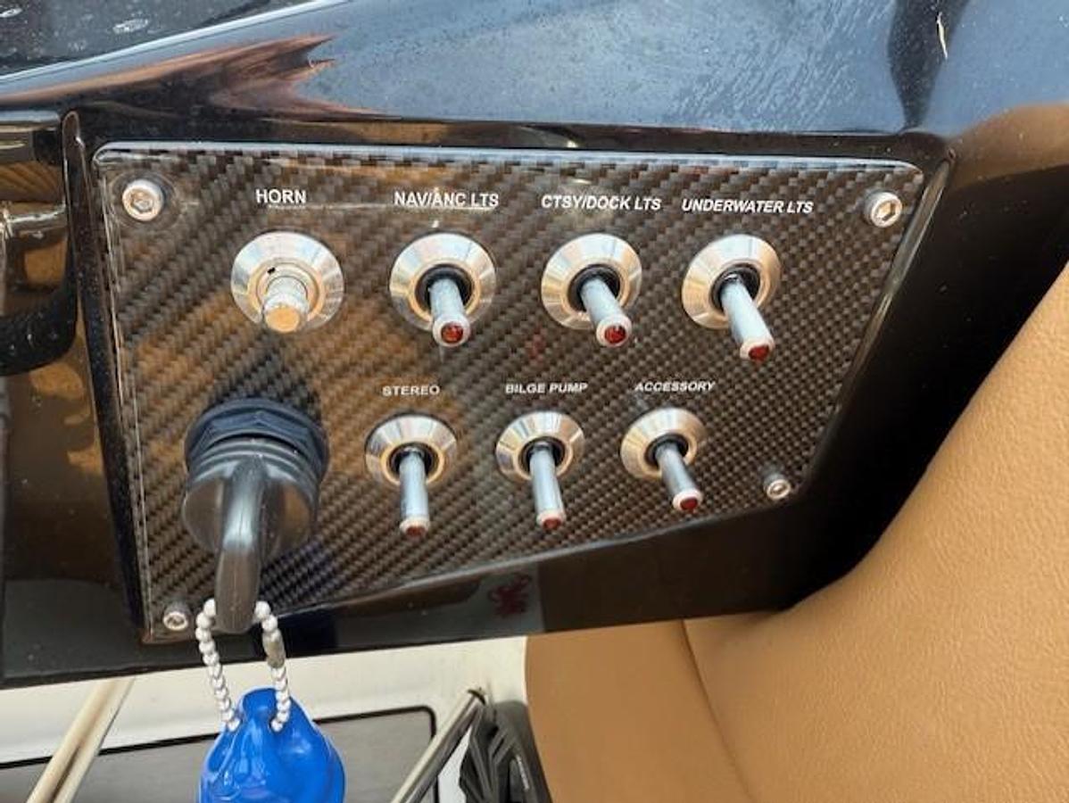 Used 2021 Glastron GTD 240