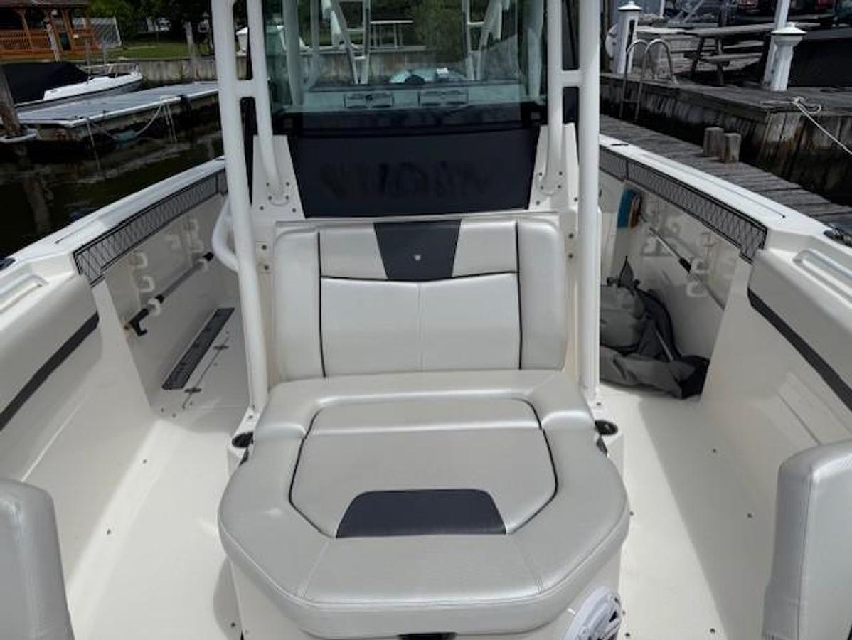 Used 2018 Wellcraft 302 Fisherman
