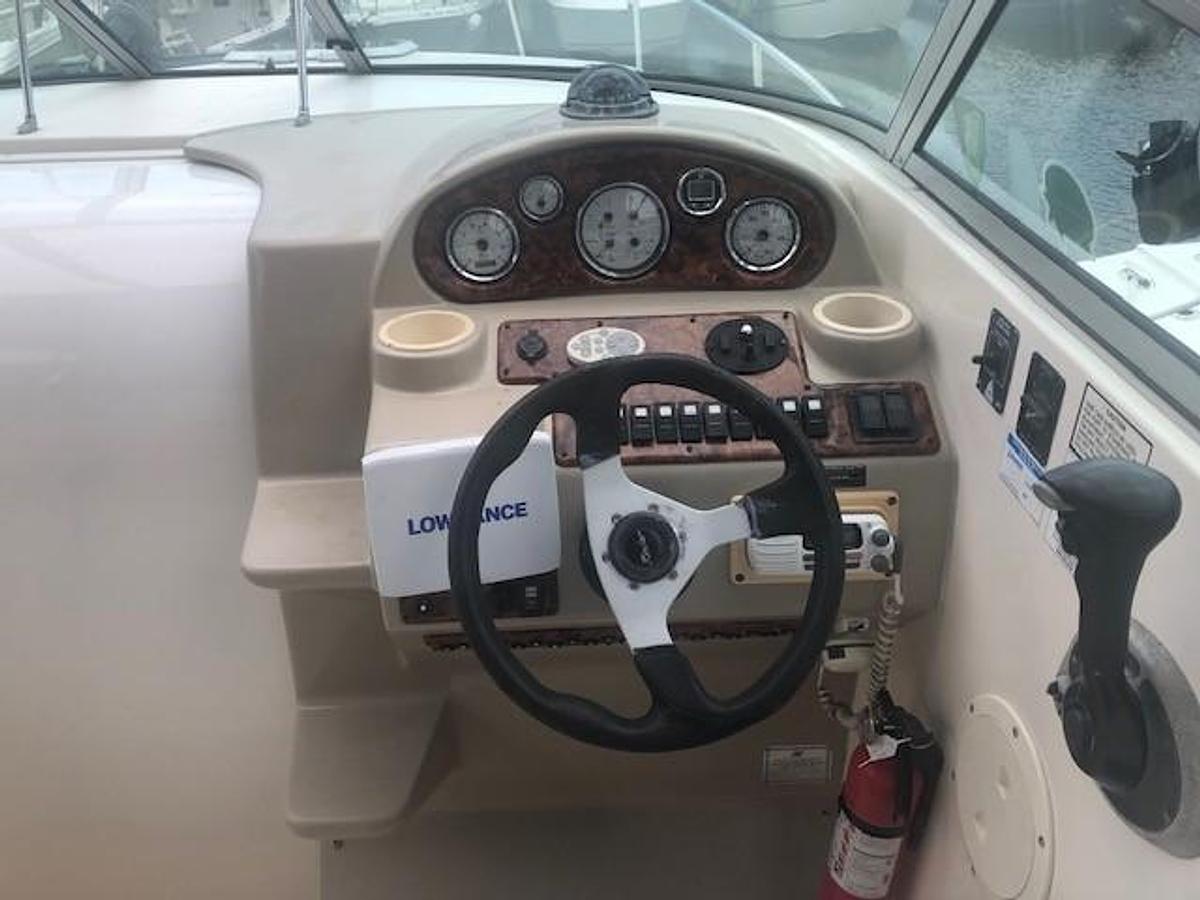 Used 2003 Rinker Fiesta Vee 270