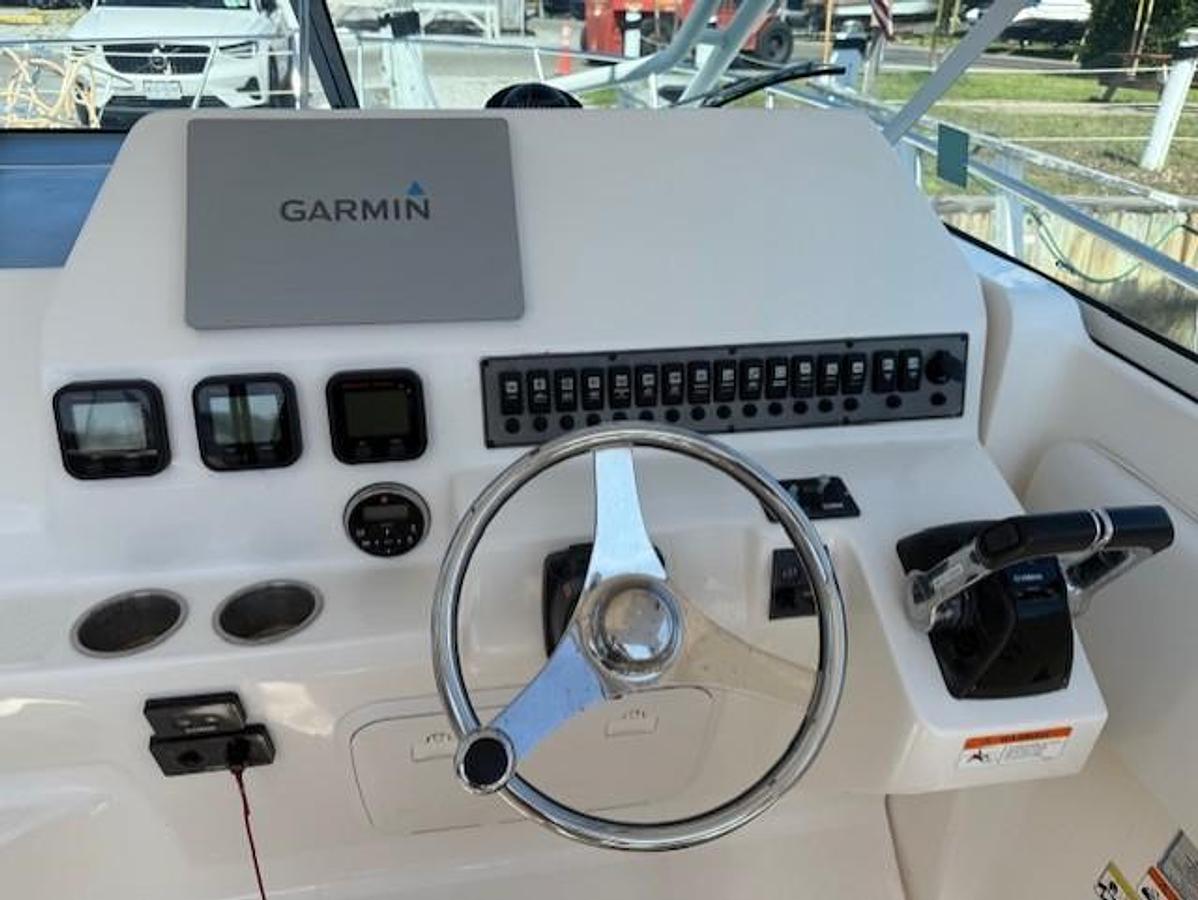 Used 2015 Wellcraft 290 Coastal