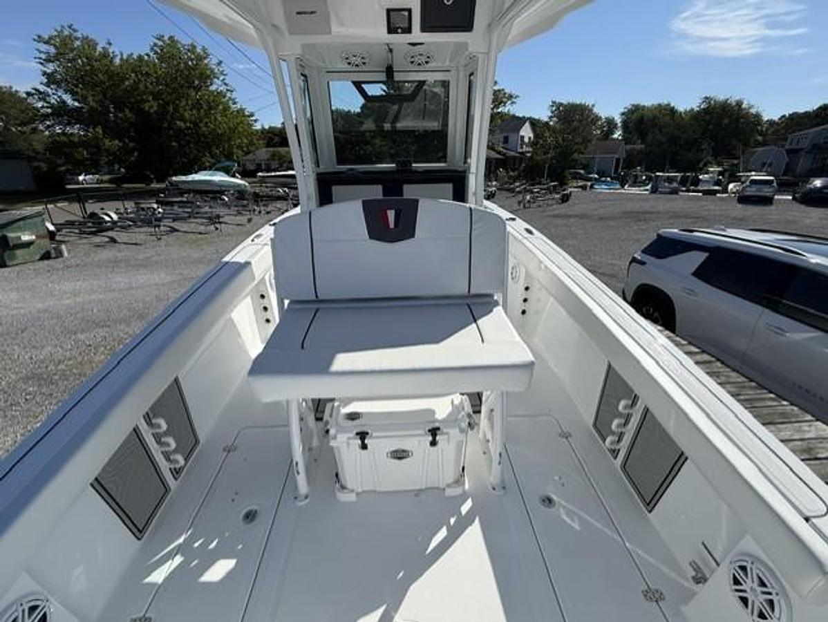 2027 Wellcraft 243 XB