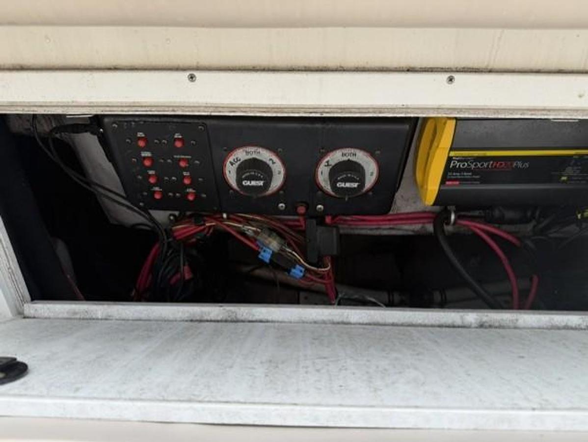 Used 2000 Wellcraft 290 Coastal