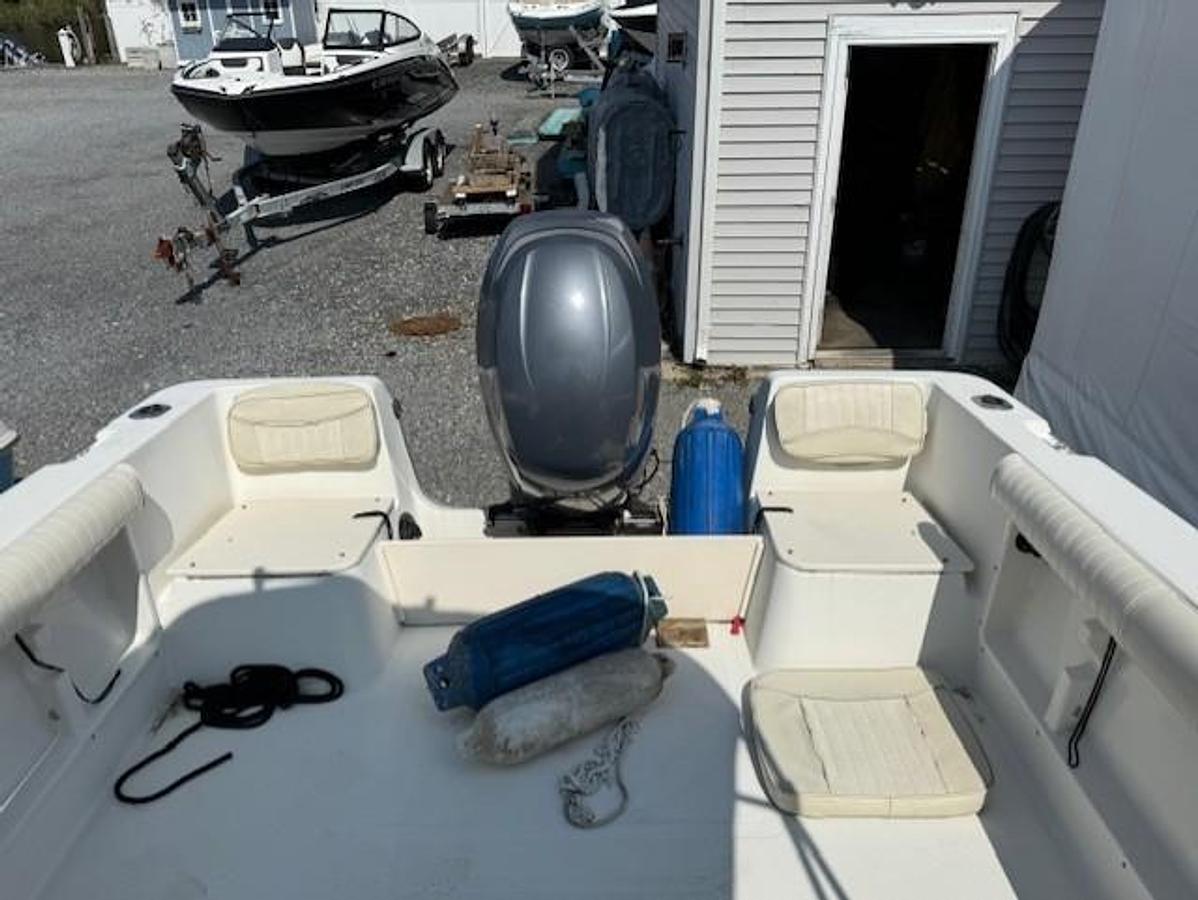 Used 2004 Glastron 213 WA