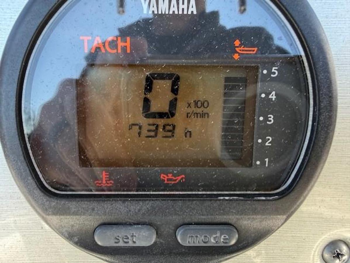 Used 2012 Sea Hunt Triton 225