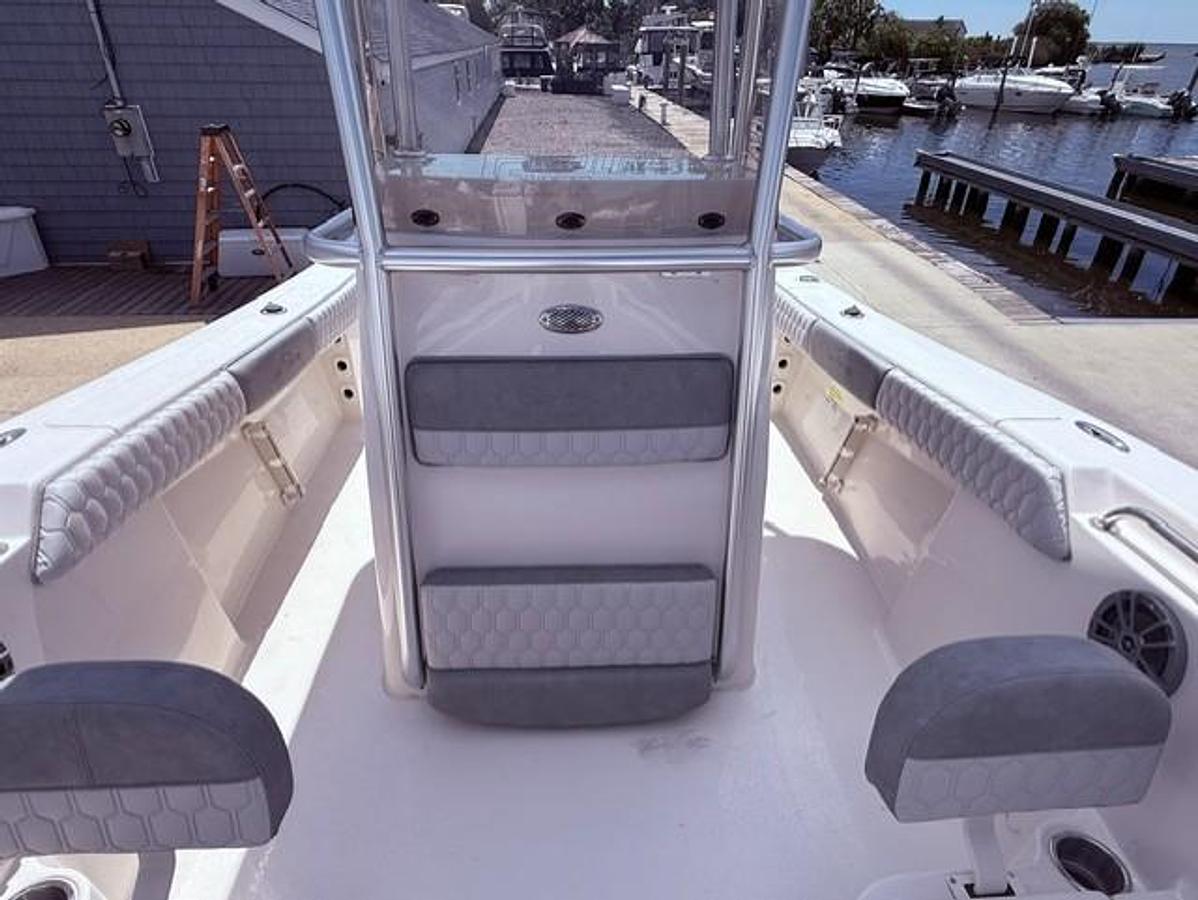 2027 Sea Chaser 24 HFC