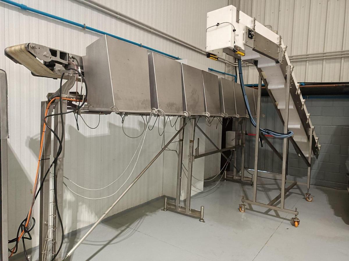 Used 4700 8 station grader grader