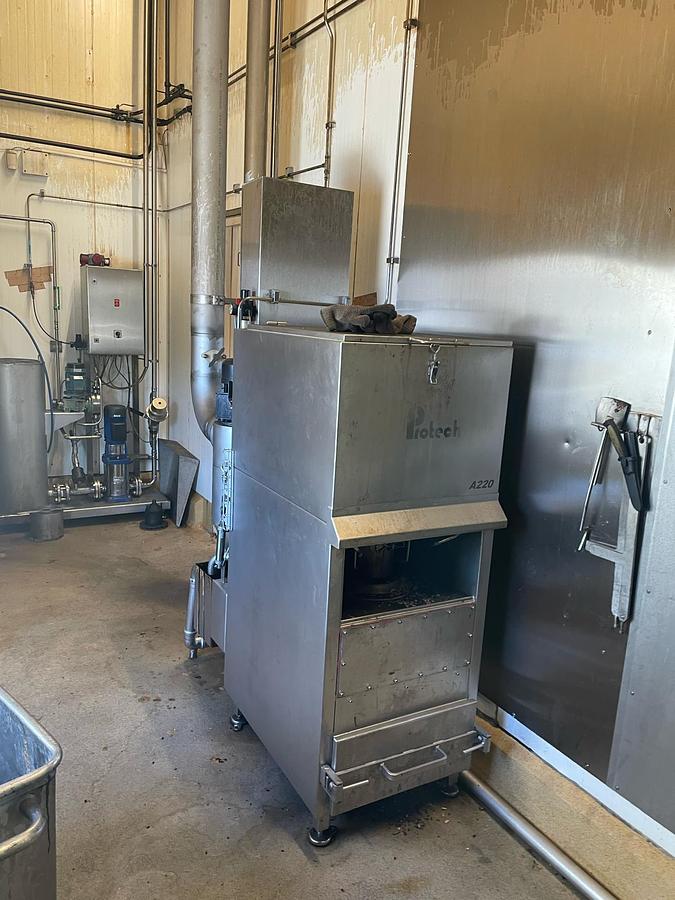 Used 2014  Protech  6-trolley heating/cooling smokehouse