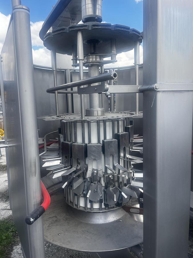 Used 2010 MEYN Neck puller