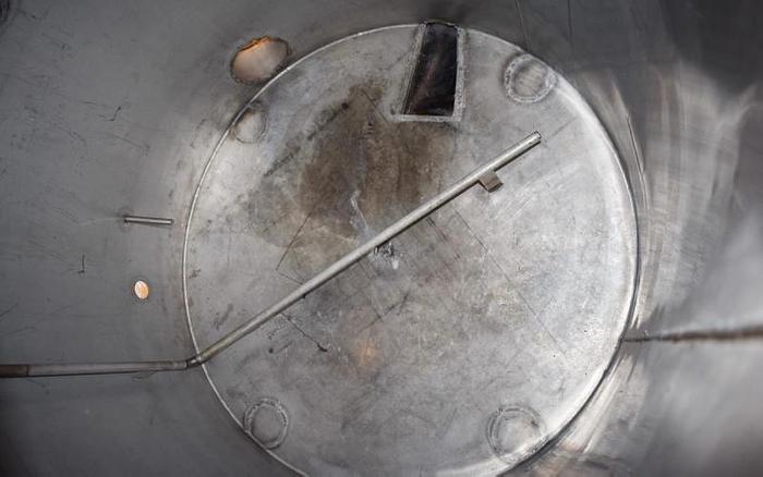 D'occasion USED 400 GALLON TANK, STAINLESS STEEL, WITH DIAPHRAGM PUMP