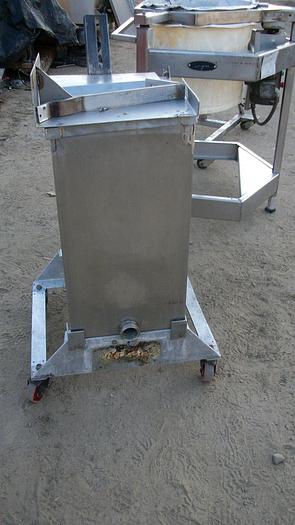 Used Tank, 50 Gallon, S/st, Rectangular, 24" x 21" x 21", OT/SB #S741582