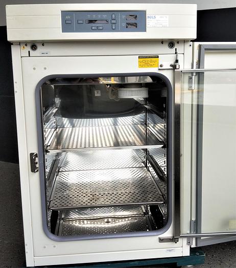 Used Thermo Forma Series II 3110 Water-Jacketed CO2 Incubator for Sale