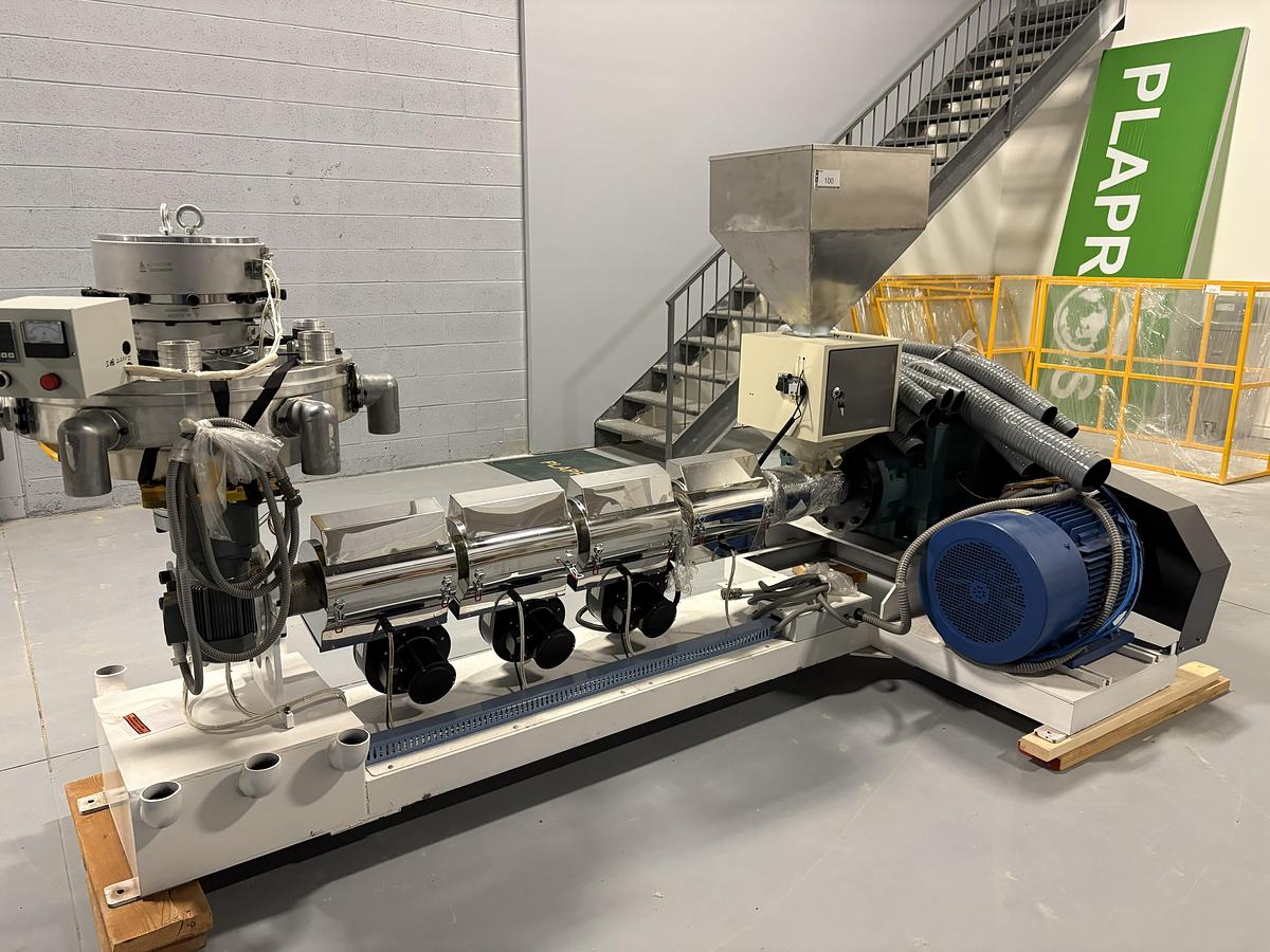 Used Silstar GBDR-1000 Interleaf S-Type Garbage Bag Making Machine – NEW