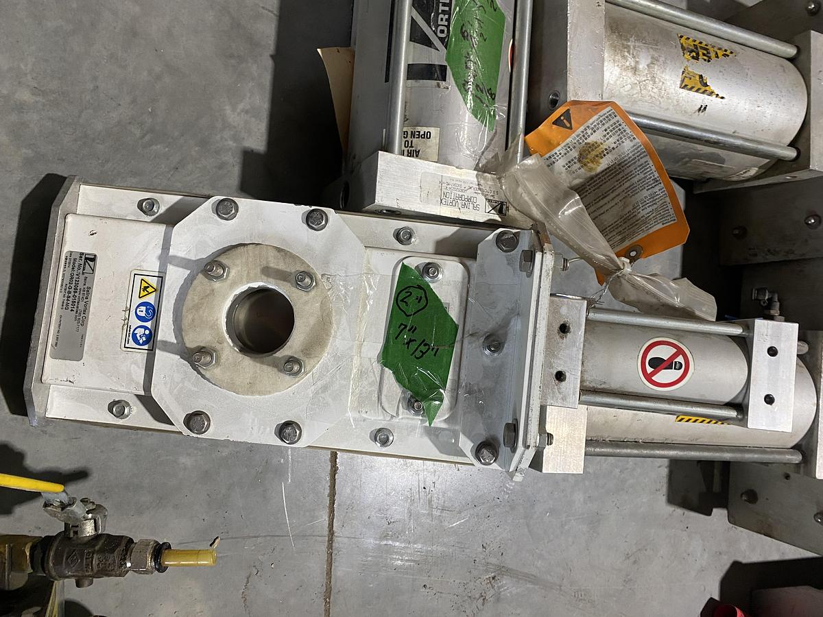 D'occasion Lot de valves industrielles Vortex (Orifice Gate) avec actionneurs pneumatiques