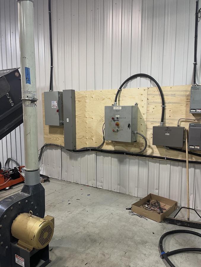 Used Complete WEIMA granulation line of 75 HP, including conveyor, tilter, blower and cyclone.