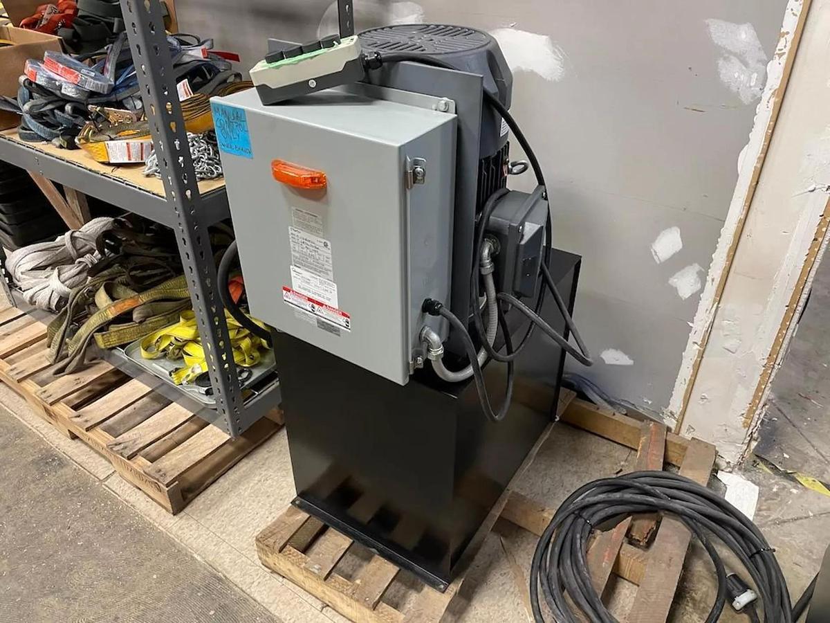 Used Hydraulic Power Unit Pentalift 15 HP 575V 3PH with pendant control