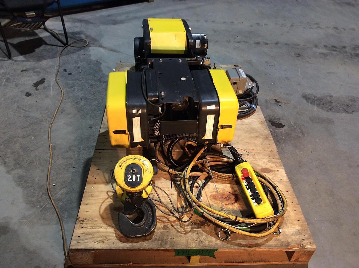 D'occasion Electric steel wire rope hoist with motorized trolley