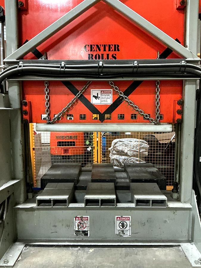 D'occasion 2012 James Brinkley J7 60 x 48 Hydraulic Guillotine Roll Splitter – 30 HP