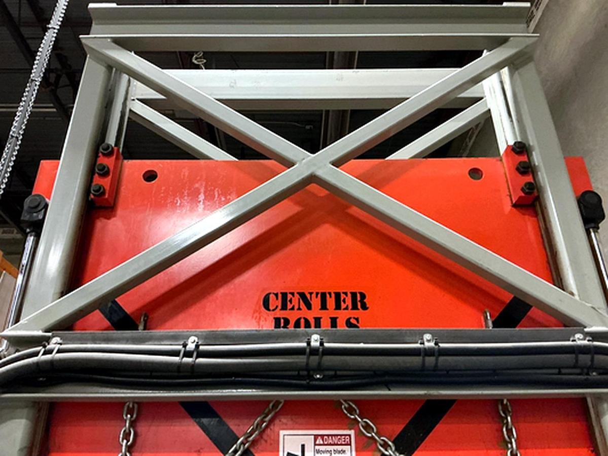 D'occasion 2012 James Brinkley J7 60 x 48 Hydraulic Guillotine Roll Splitter – 30 HP
