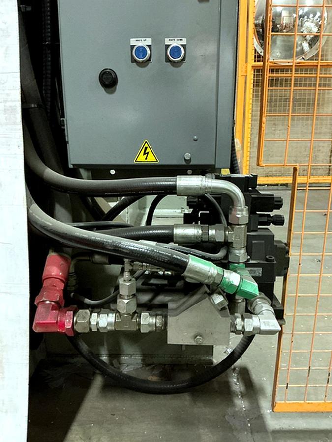 D'occasion 2012 James Brinkley J7 60 x 48 Hydraulic Guillotine Roll Splitter – 30 HP