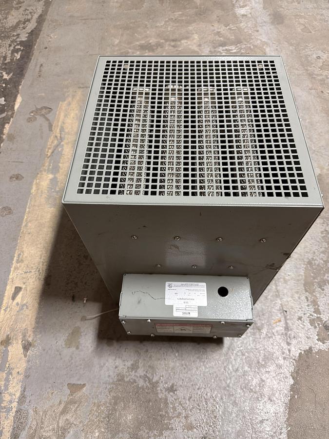 Used Industrial dry-type transformer Power: 20 kVA Primary voltage: 600 VAC
