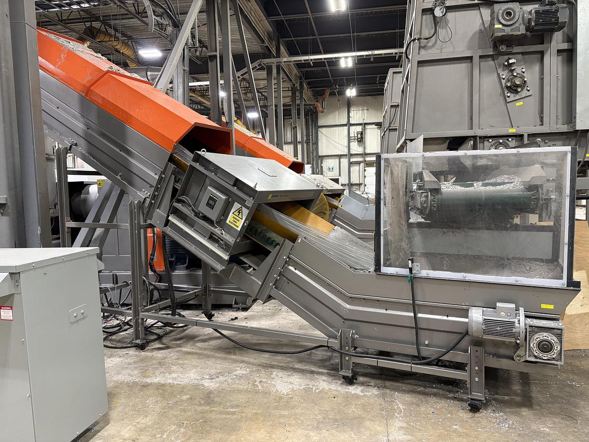 D'occasion convoyeur 2022 / sesotec C-SCAN DLS 1240/1000/400-PP