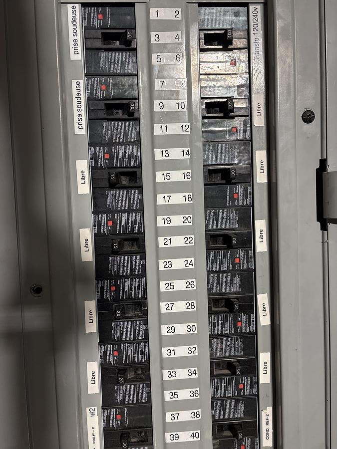 Used Electrical panel 600V