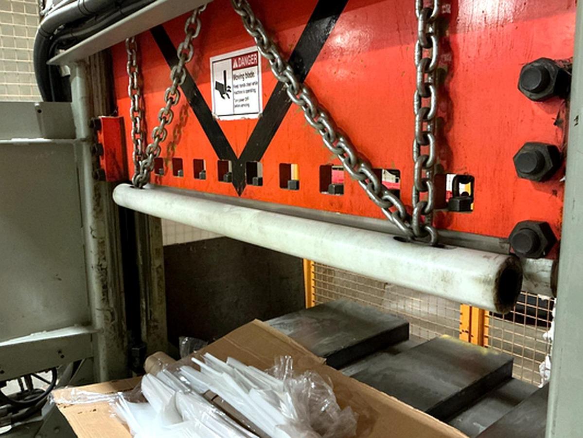 D'occasion 2012 James Brinkley J7 60 x 48 Hydraulic Guillotine Roll Splitter – 30 HP