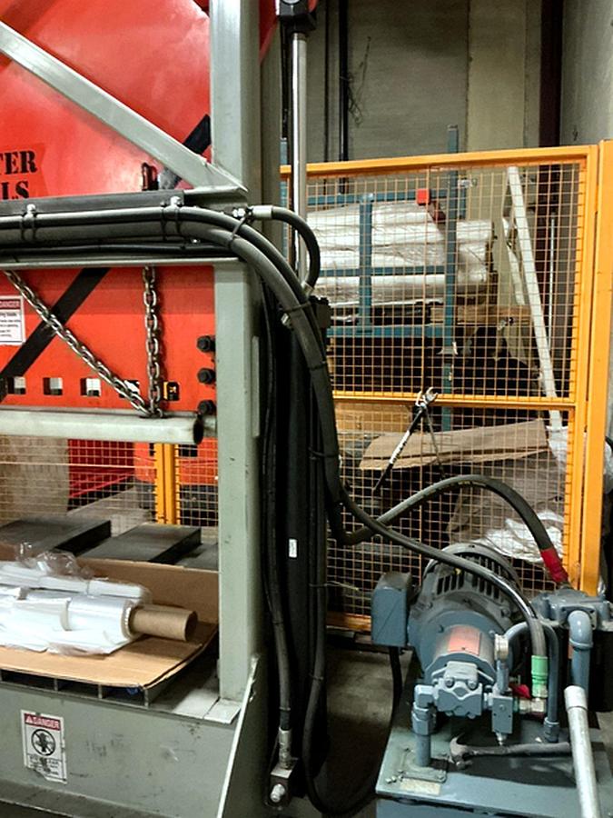 D'occasion 2012 James Brinkley J7 60 x 48 Hydraulic Guillotine Roll Splitter – 30 HP