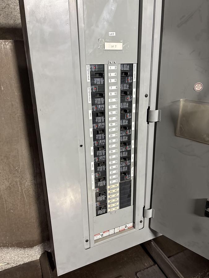 Used Electrical panel 600V