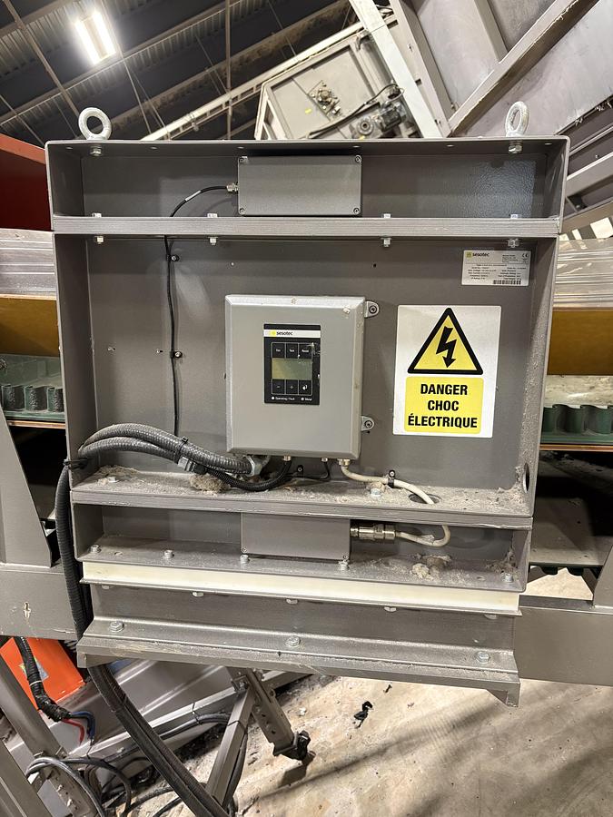 D'occasion convoyeur 2022 / sesotec C-SCAN DLS 1240/1000/400-PP