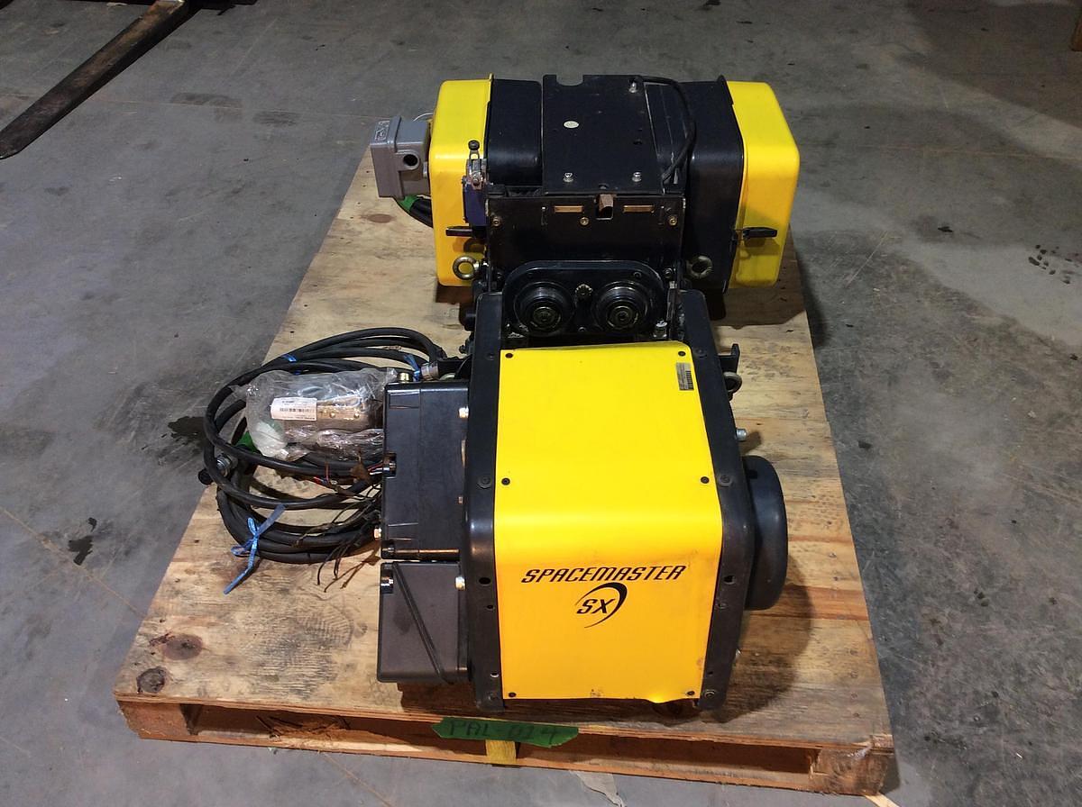 D'occasion Electric steel wire rope hoist with motorized trolley