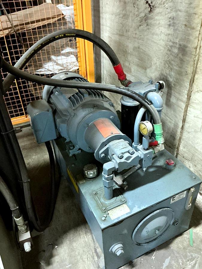 D'occasion 2012 James Brinkley J7 60 x 48 Hydraulic Guillotine Roll Splitter – 30 HP