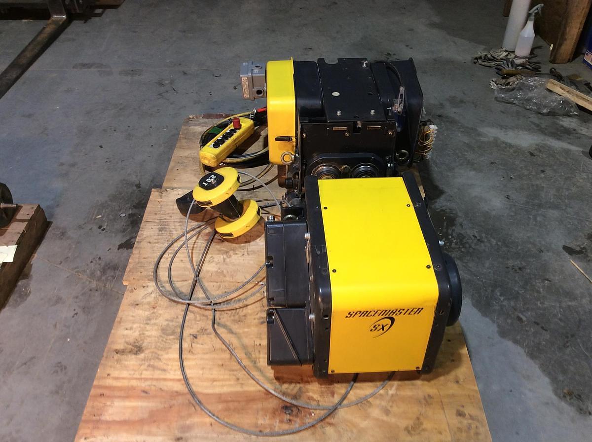 D'occasion Electric steel wire rope hoist with motorized trolley