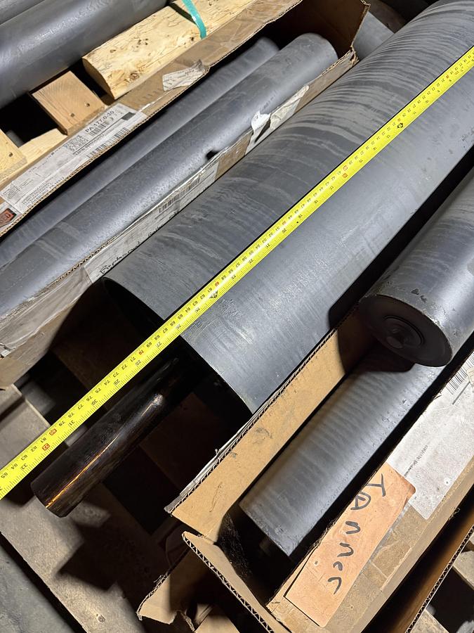 Used Heavy-Duty Steel Conveyor Rollers and Idlers 27 inch