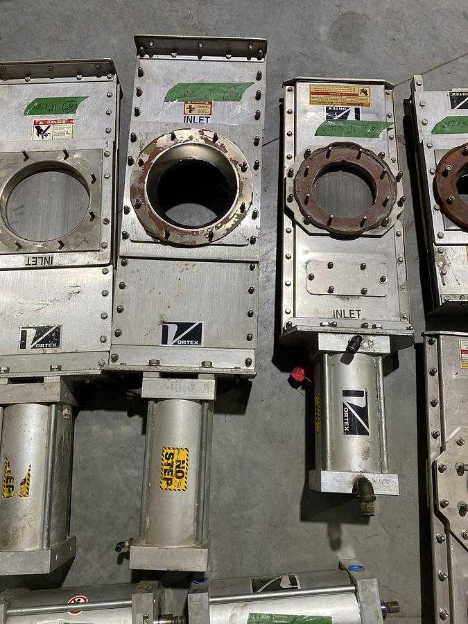 D'occasion Lot de valves industrielles Vortex (Orifice Gate) avec actionneurs pneumatiques