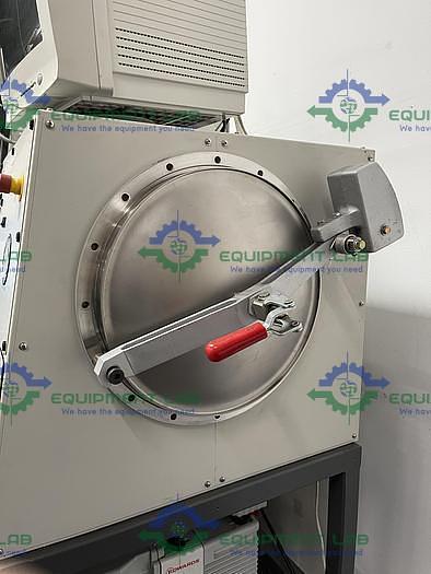 Used VAC Nexus 100039 Four Glove Chamber w/ VAC TE555 Monitor and Edwards RV12