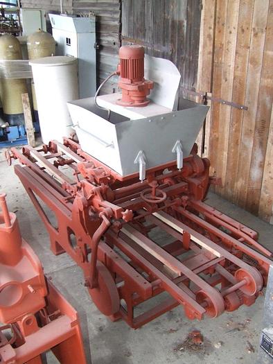 Usado Esparcidor con apilamiento de masa para bandejas de horno (productos en capas)