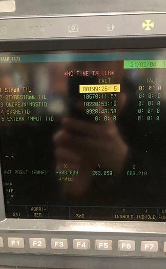 Used BRUGT VERTIKALT BEARBEJDNINGS CENTER, FABRIKAT OKUMA, MODEL MA 550 VB