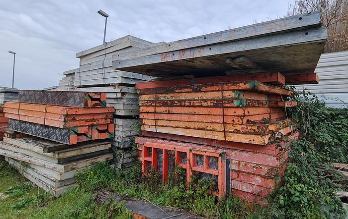 Usato CASSEFORME PER BLINDAGGIO SCAVI, PERI modello Maximo