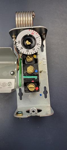 Johnson Controls A19BBC-2 Temperature Control Thermostat  RANGE 30/100DEG (109)