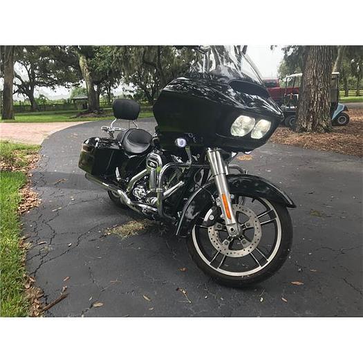 Used 2015 Harley Davidson road glide and 3 bike trailer