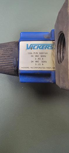 Used Vickers directional control pilot valve  DG4V-3-2C-M-W-B-40 SOLENOID A&B (110)