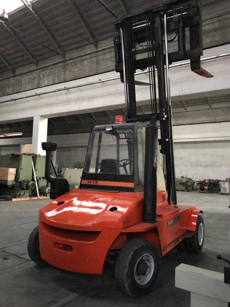 Usato 1997 Sollevatore a gasolio marca Lugli modello 70CE