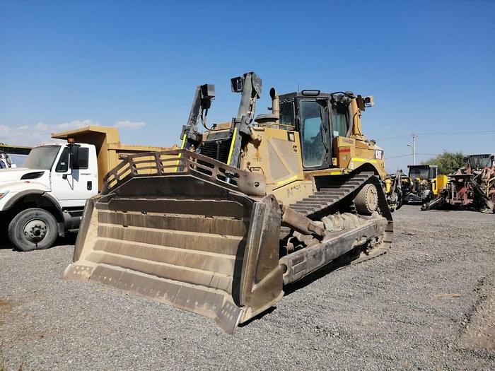 Usado CATERPILLAR D8T 2011