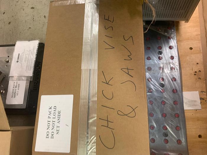 Used 2016 HAAS MINI MILL 2, LIKE NEW, PROBE, RIGID TAPPING, BRAND NEW VICE