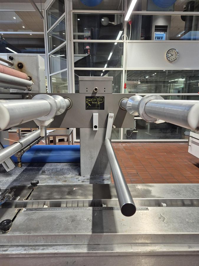 Used Tetra Pak Hoyer Rollo 20 Lolly Line with flow wrapper